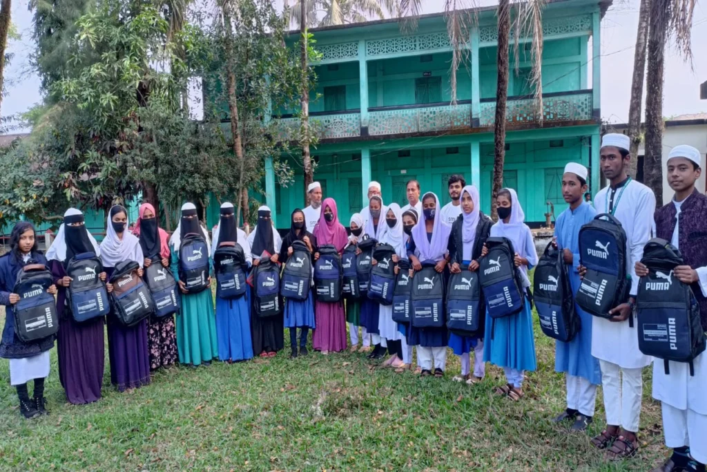 Students with school bags at Smilez’s 2024 education scholarship project